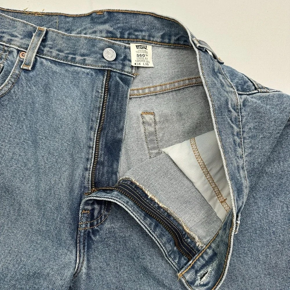 VTG Levi's 560 Loose taper Jeans Men's 34x32 Light Blue Denim Baggy Y2K Colombia
